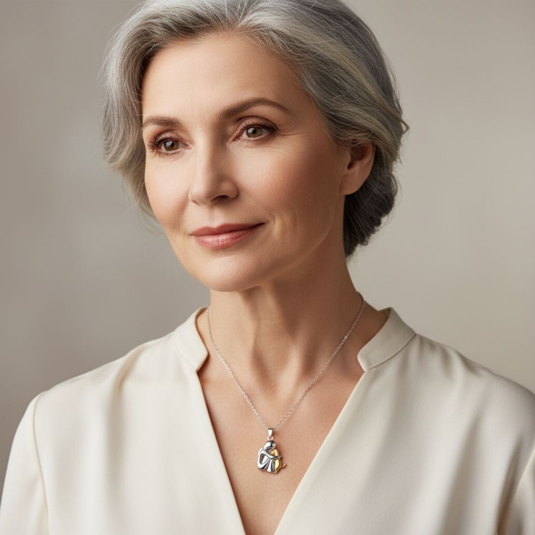 María™ - Collar con colgante en forma de perro