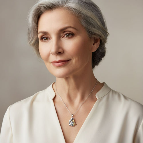 María™ - Collar con colgante en forma de perro